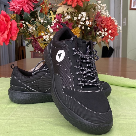 AIRWALK 10.5 sneakers - Picture 3 of 11